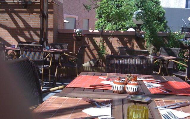 Pinos Eetcafe