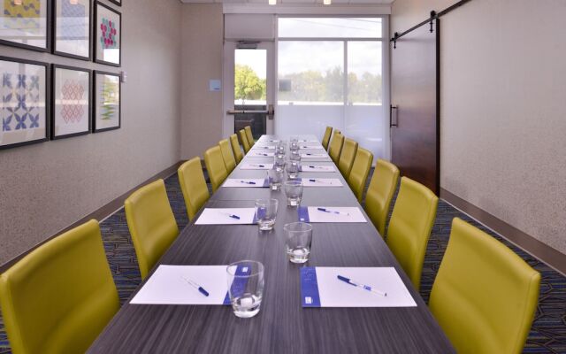 Holiday Inn Express Bloomington