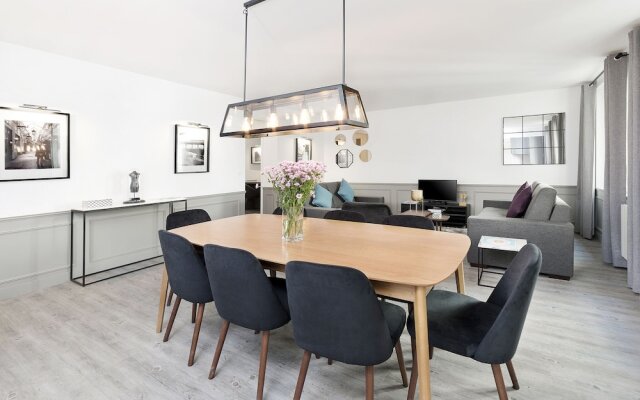 Luxury 3BDR Le Marais II by Livinparis