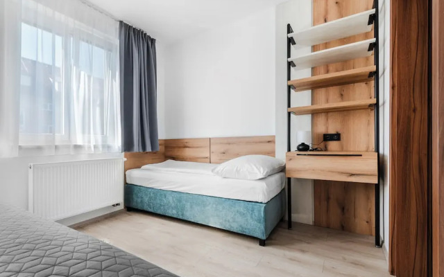 No. 28 Rooms & Apartments