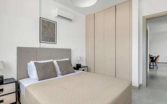 Sanders Elgio - Delightful 2-bdr Apt With Balcony
