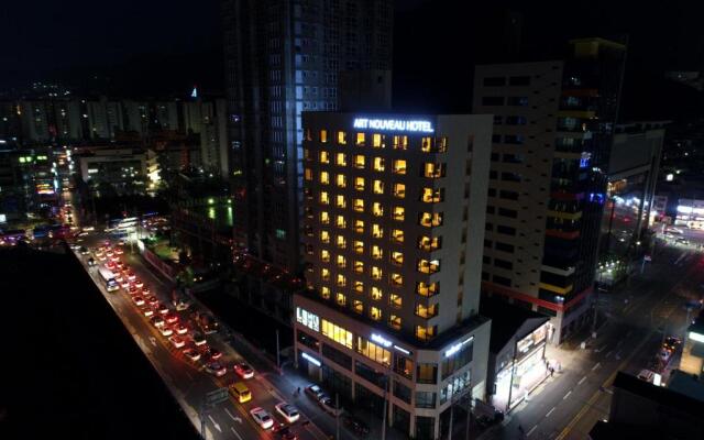 Geoje Art Nouveau Suite Hotel