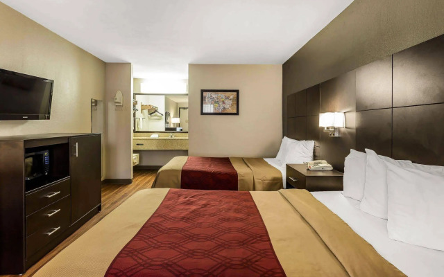 Econo Lodge North