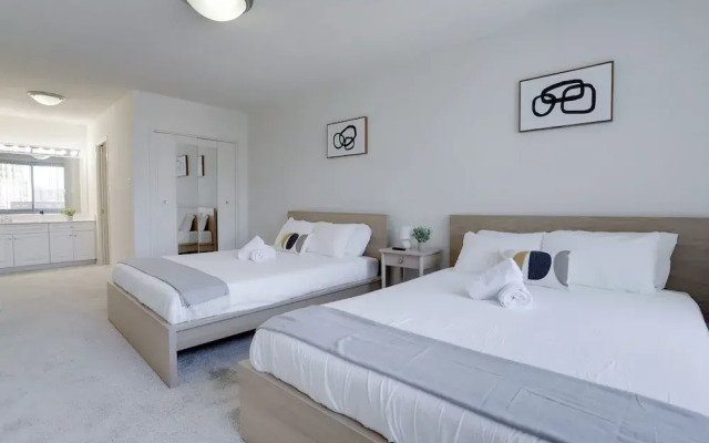 Stylish & Spacious 2BR in Crystal City