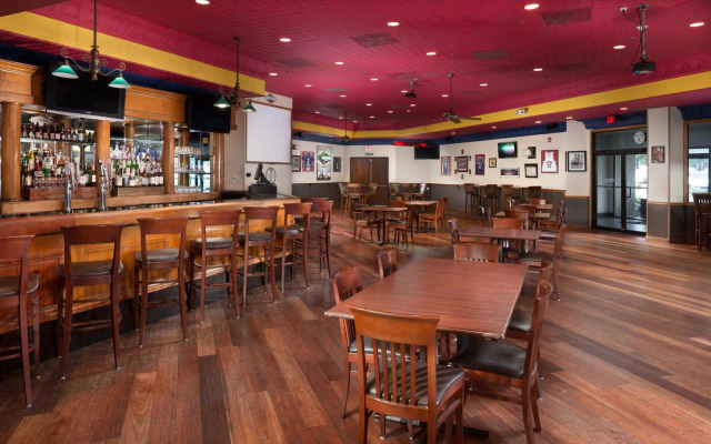 DoubleTree by Hilton Hotel Lawrence