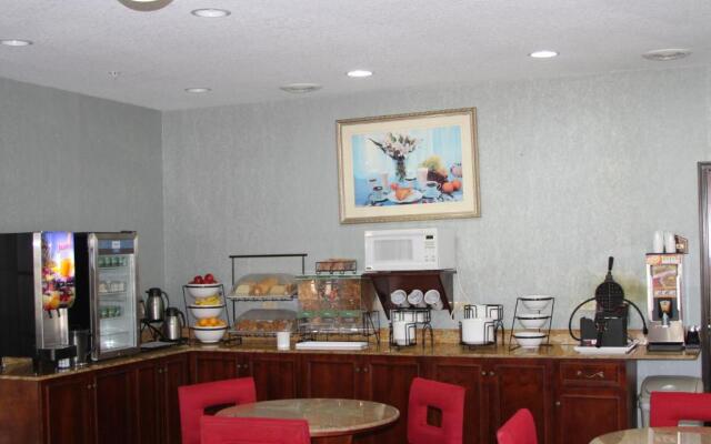Red Roof Inn & Suites Detroit-Melvindale/ Dearborn