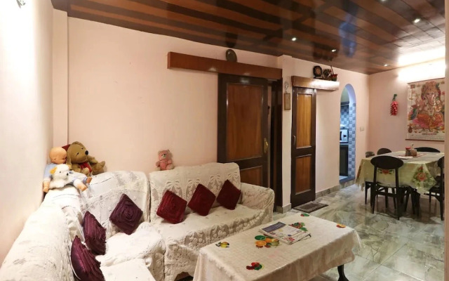 OYO 14125 Home Hill View 2BHK Clock Tower