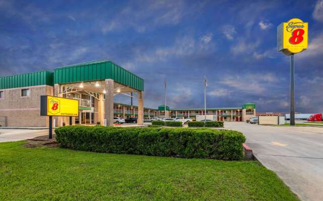 Super 8 by Wyndham Seguin