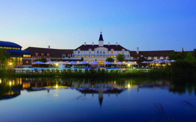 Отель Marriott Village d'Ile-de-France