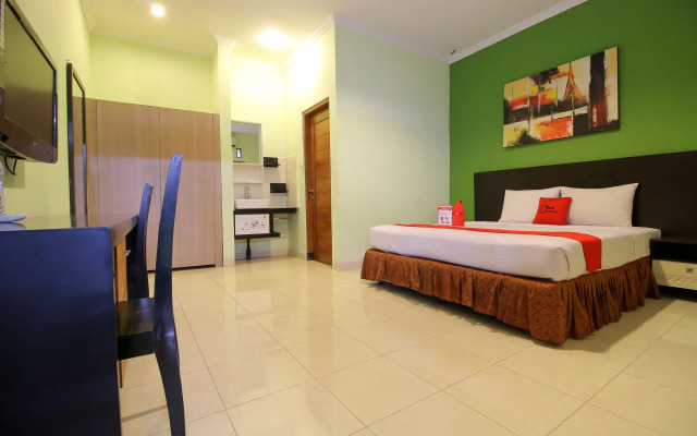 RedDoorz Plus @ Taman Siswa 2