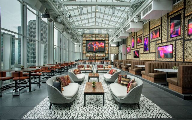 theWit Chicago, a Hilton Hotel