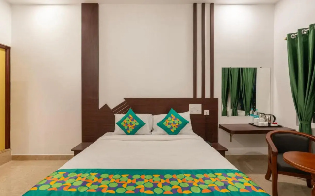 Treebo Royal Plaza,700 Mts From Promenade Beach
