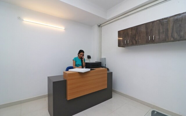 OYO Flagship 39600 Sathguru Residency