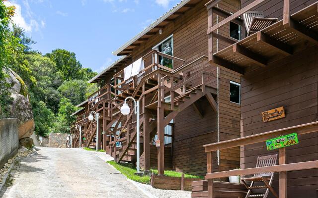 Chalé Rústico com Jacuzzi em Jurerê MAV011