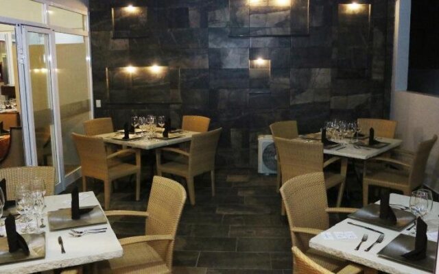 Centriplaza Hotel Suite & Spa