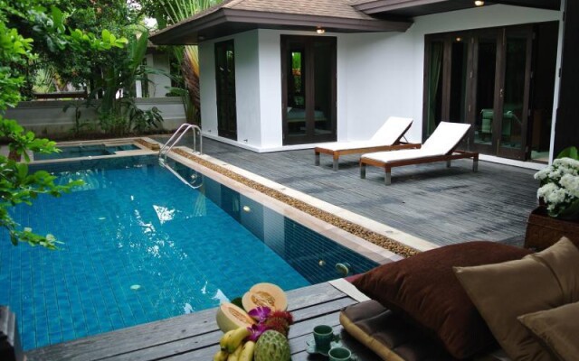 Phuket Ratchamaka Pool Villa