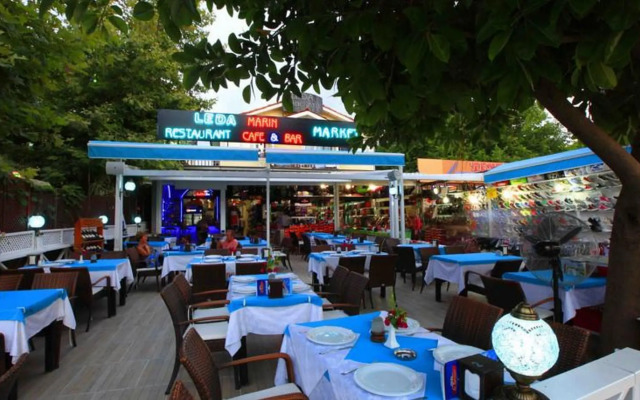 Leda Beach Hotel