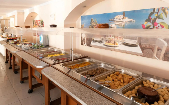 Corfu Maris Hotel