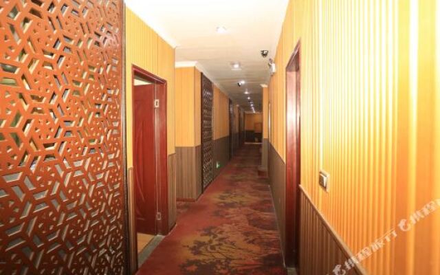 Muya Hotel (Xinshan Village Dadukou Pedestrian Street)