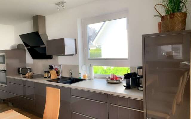 Haus Seeblick Modern Retreat