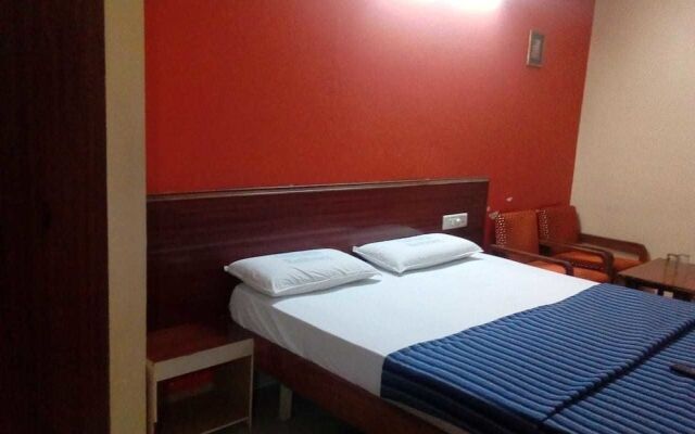 Iroomz Chalukya Residency