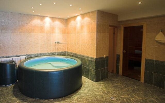 Отель Дафна