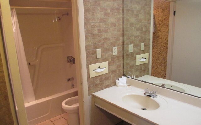 Budget Host Westgate Inn