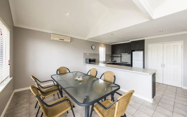 Ledge Point Village - Villa 25 - Pool & Tennis Facilities