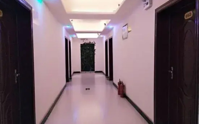 Xinzheng Qiandu Hotel