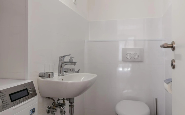 Luxury Apartment Kampanel