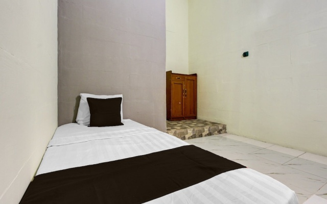Chic Deluxe Twin Comfort Stay w/ Free Wifi – Guest Rooms – Semarang
