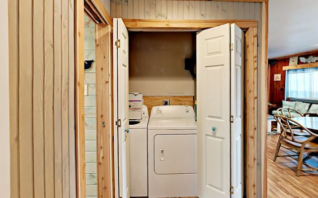 Sunrise Cabana by RedAwning 