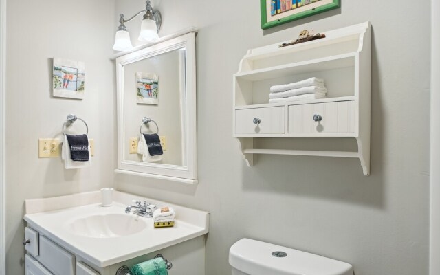 Sandpiper Cove 8245 Studio Bedroom Condo by RedAwning