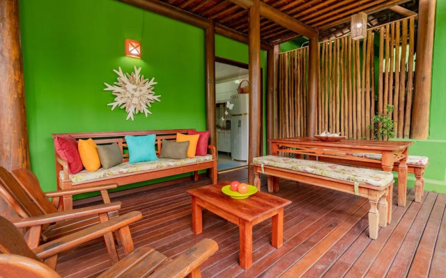 IT03 Bangalo Duplex 3 Suites Pe na Areia