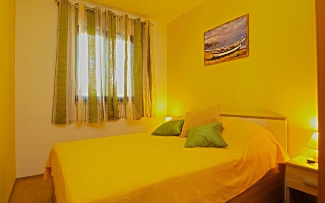 Apartments Orange 768