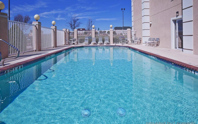 Holiday Inn Express Hotel & Suites Dallas Lewisville by IHG