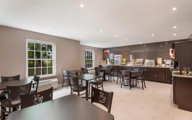 Red Roof Inn Dahlgren - Naval Base