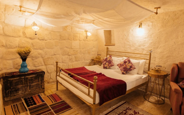 Young Cave Hotel