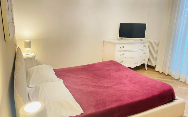 Blue Shades Aparthotel