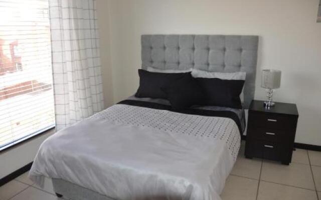 Strelitzia Apartment