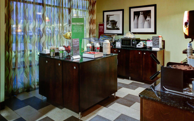 Hampton Inn & Suites Fultondale Birmingham I 65, AL