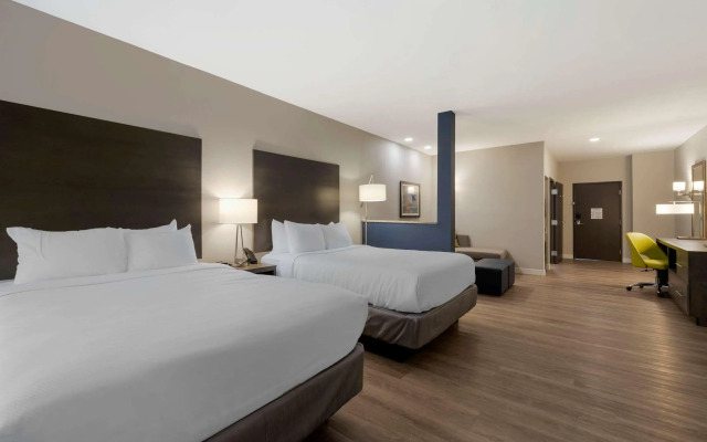 Comfort Suites Cincinnati University - Downtown