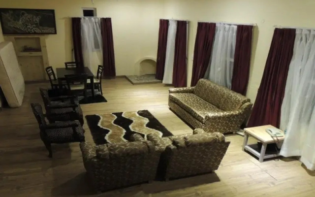Whispering Heights Hotel