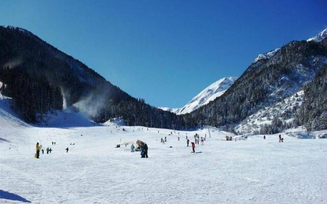 Aspen Golf And Ski Resort