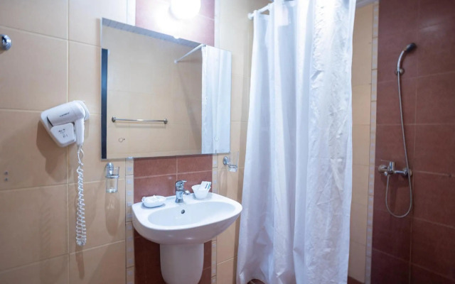 Lotos Hotel