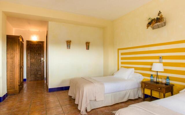 Cortijo Carrillo Bed & Breakfast