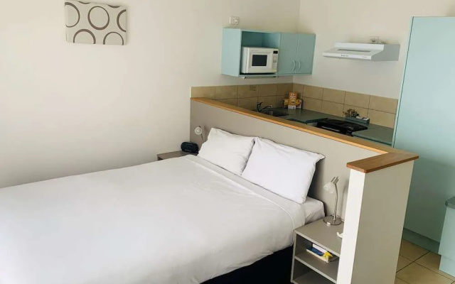 Adina Place Motel Apartments – Guest Rooms – Launceston