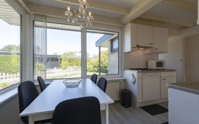 Welcoming Bungalow With Garden