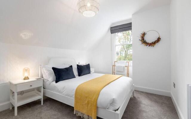 Captivating 4-bed House in Killin