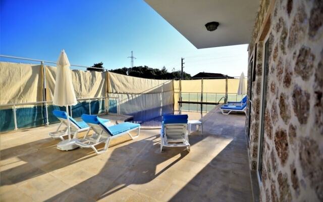 Villa Simay by Akdenizvillam